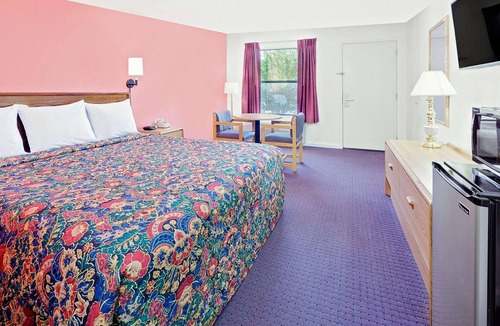 Muskogee Hotel | Knights Inn Muskogee