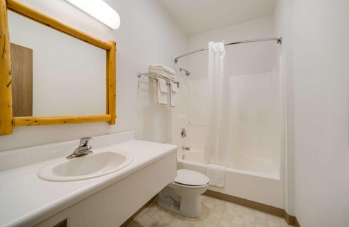 New Florence Hotel | Knights Inn New Florence