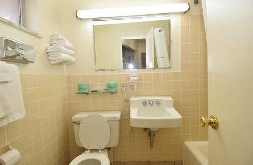 Oswego Hotel | Knights Inn Oswego