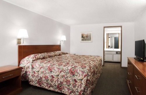 Pittston Hotel | Knights Inn Pittston