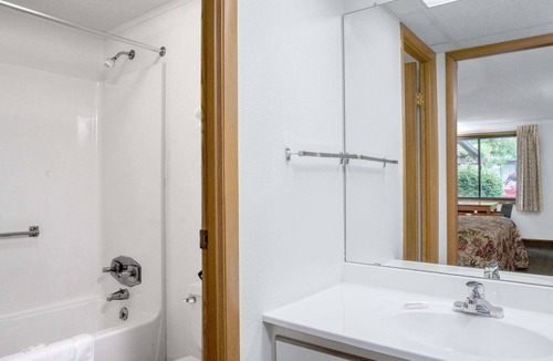 Pittston Hotel | Knights Inn Pittston