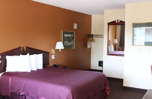 Northeast Neighbors Hotel | Knights Inn Salem, OR