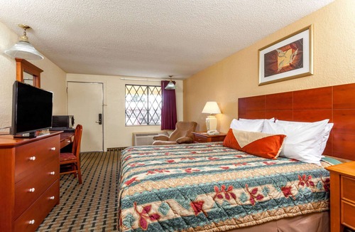 Seymour Hotel | Knights Inn Seymour