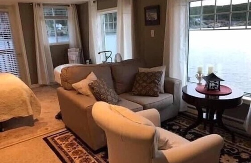 Moreton's Harbour Bed & Breakfast | Knight’s Landing private upper suite located in Moretons Hbr on the ocean.