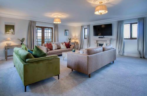 Narberth House | Knights Rest - 4 Bed Holiday Home - Princes Gate