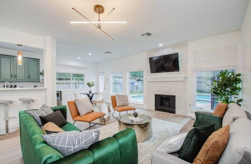 College Park House | Knightsbridge Estate | Pool & Cinema (30+ Nights)
