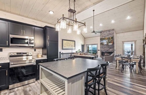Gatlinburg - Pigeon Forge Cabin | Knockin on Heaven's Door by Jackson Mountain Rentals