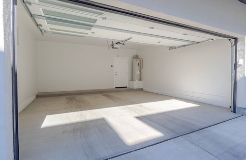 Gilbert House | Knockout home in downtown Gilbert, with Jacuzzi