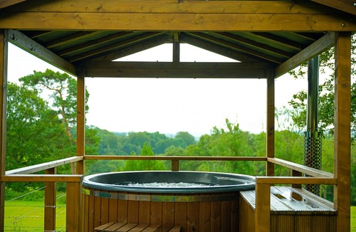 Chiddingstone Hoath Ski Chalet | Knole Luxury Dome