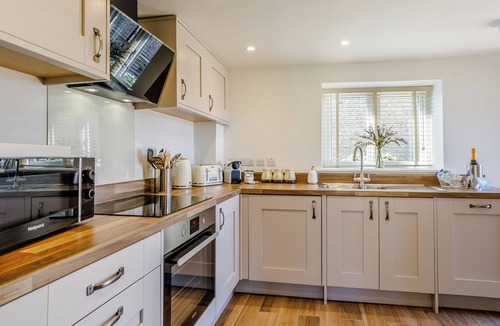 Highbridge Cottage | Knoll Cottage - UK31171