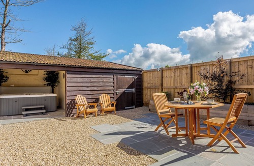 Highbridge Cottage | Knoll Cottage - UK31171