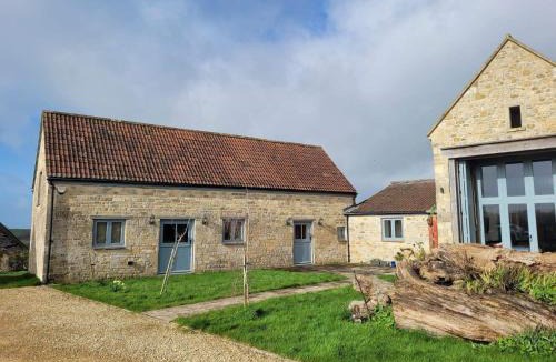 Shepton Mallet Villa | Knoll View Ranch - Group Hot Tub