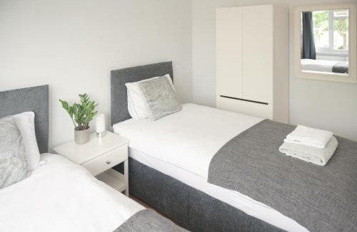 Alexandra House | Knollmead House