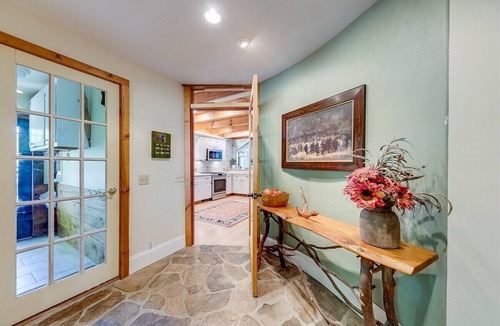 Clarkesville House | Knot Done -Luxurious Lakefront Lodge