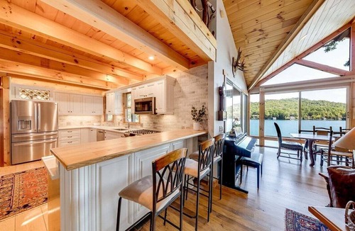 Clarkesville House | Knot Done -Luxurious Lakefront Lodge