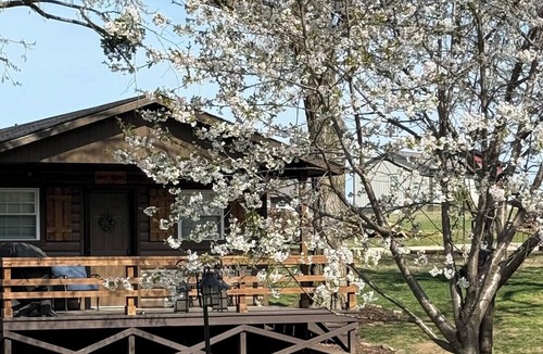 Cleora Cabin | Knots Landing - A romantic getaway w/hot tub
