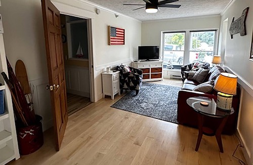 Pentwater Apartment | Knott View in Historic Pentwater