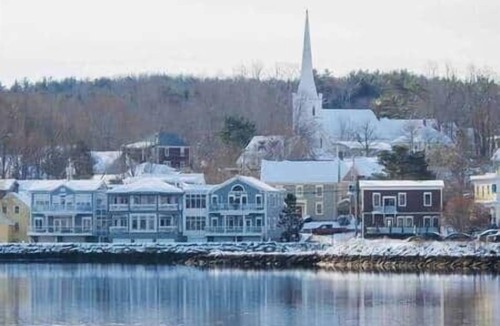 Mahone Bay House | Knotting Hill - A Private Retreat Deck Fire Pit Near Lunenburg