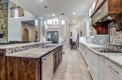 Little Elm House | Knotting Hill Place Luxury 6 BR, 5.5 baths outdoor kitchen and pool!nSleeps 14