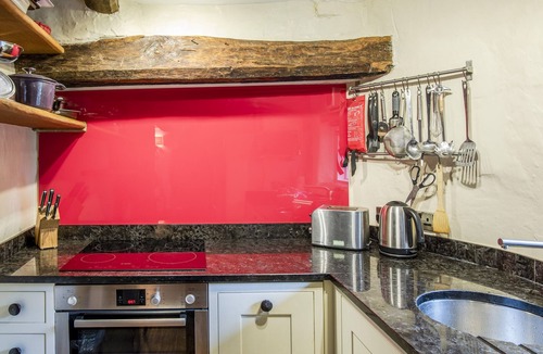 Troutbeck Bridge Cottage | KNOTTS COTTAGE, pet friendly, with open fire in Windermere