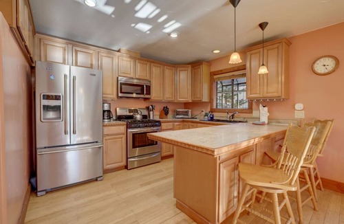Bijou Park Acres House | Knotty by Nature - Hot Tub, Pets & Fun - Oh my!