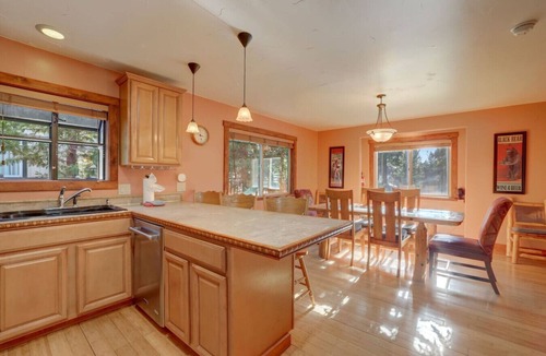 Bijou Park Acres House | Knotty by Nature - Hot Tub, Pets & Fun - Oh my!