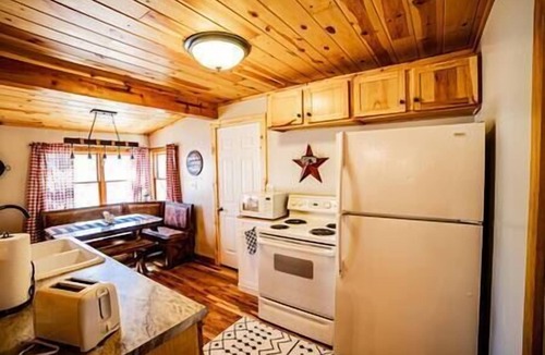 Nevada Cabin | Knotty Pine Bunkhouse