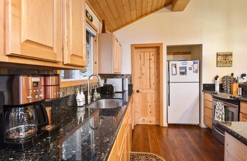 Carnelian Bay Cabin | Knotty Pine Cabin - Remodeled, Close to Lake
