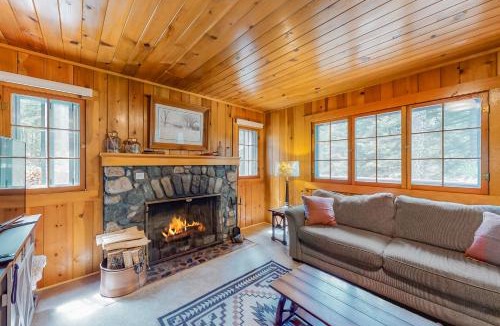 Joseph House | Knotty Pine Cabin