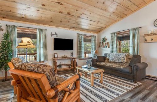Arkdale House | Knotty Pine Escape