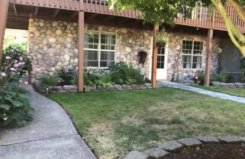 West Linn House | Knotty Pine - Log Home