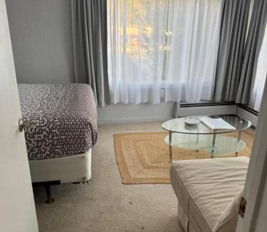 Bennington Hotel | Knotty Pine Motel