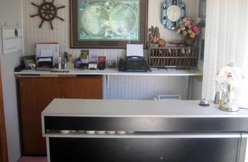 Salisbury Hotel | Knotty Pine Motel