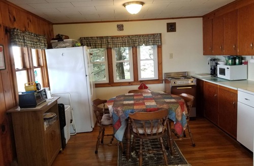 St. Albans Cottage | Koala Escape St Albans - Lake Champlain Bluff Cottage w Sunrise Views