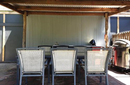 Raymond Island House | Koalas Songs