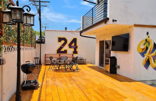 Beverly Hills House | Kobe Bryant vacation getaway - 5 minutes to Rodeo Drive, Game console, Hot Tub