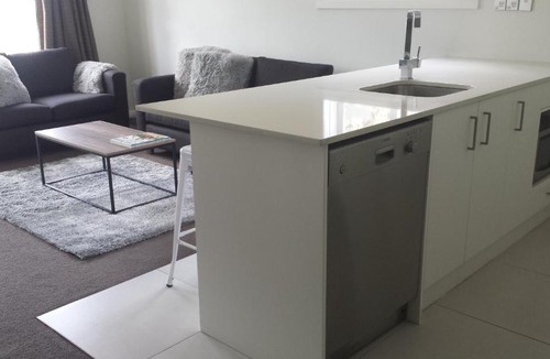 Kohimarama Apartment | Kohimarama Spacious 2 Bedroom Apartment