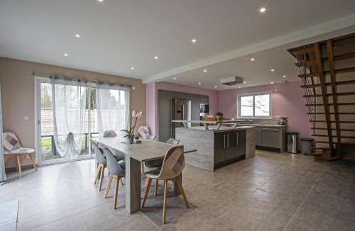 Englesqueville-la-Percee House | Kokana modern holiday home