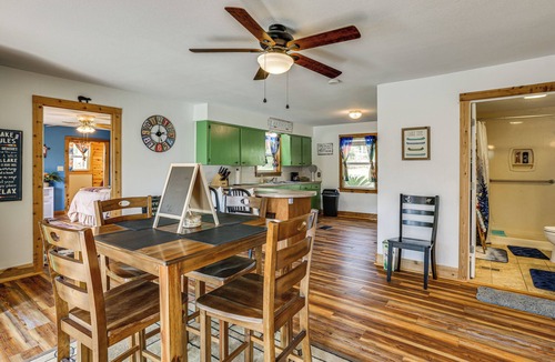 Livingston House | 'Kokomo Kove' - Waterfront Country Texas Getaway