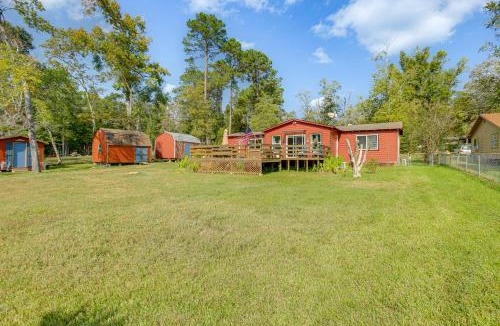Livingston House | Kokomo Kove - Waterfront Country Texas Getaway
