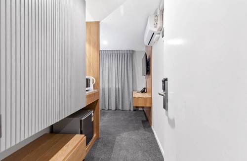 Papatoetoe Hotel | Kolmar Inn