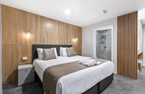 Papatoetoe Hotel | Kolmar Inn