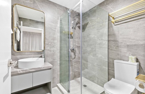 Papatoetoe Hotel | Kolmar Inn