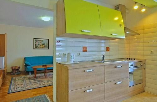 Murine Apartment | Komfortable Wohnung Bozica 1 Umag by Interhome