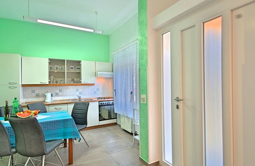 Murine Apartment | Komfortable Wohnung Bozica 2 Umag by Interhome
