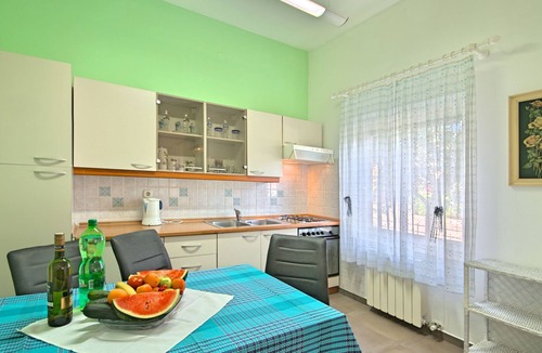 Murine Apartment | Komfortable Wohnung Bozica 2 Umag by Interhome