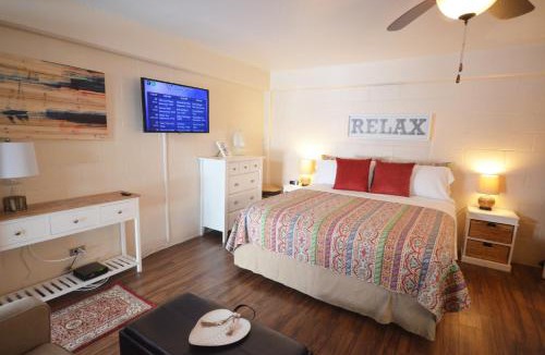 Waikiki Apartment | Kon Tiki 234 Renovated King Studio