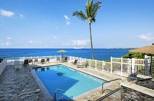 Historic Kailua Village Condo | Kona Shores#130