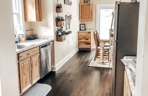 Damascus House | Konnarock Creekside Cabin