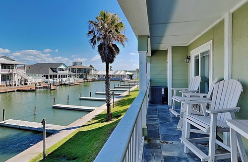 Rockport Condo | Kontiki Beach Resort #221 | Bay Views + Access to Pool!